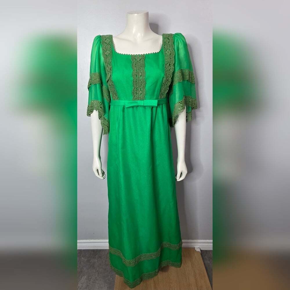 Vintage 60s Green Prarie Dress With Crochet Lace